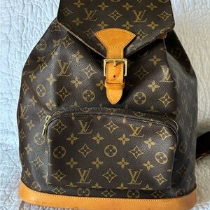 Louis Vuitton Montsouris Backpack in beautiful condition.